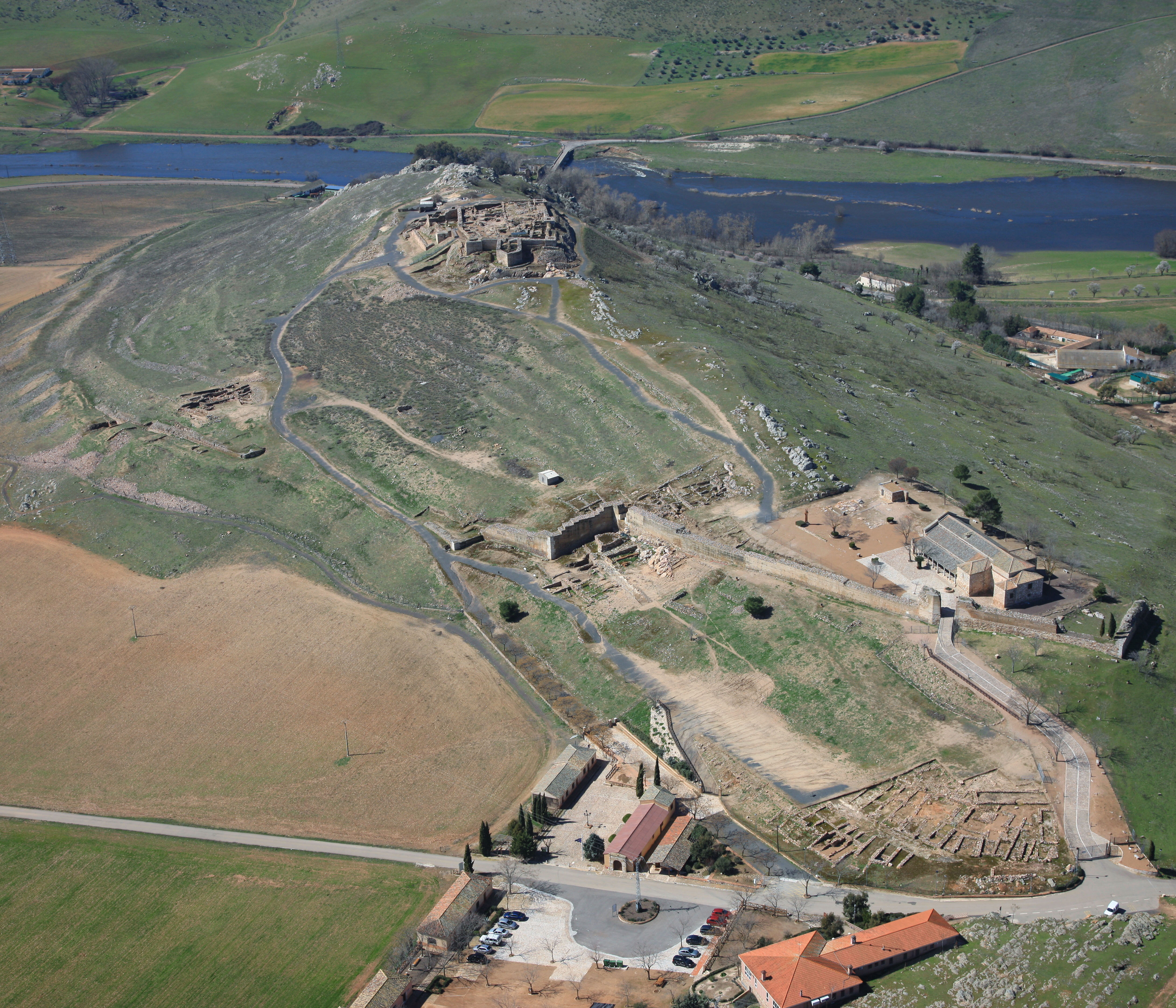 La fosa de despojos de la batalla de Alarcos. 19 de julio de 1195