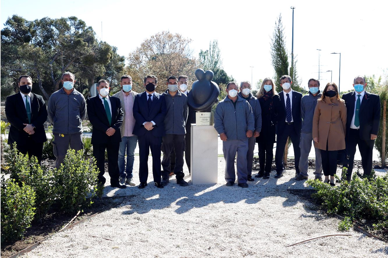 Pozuelo de Alarcón se suma a los homenajes permanentes ‘El abrazo' de Funemadrid con las víctimas de la pandemia