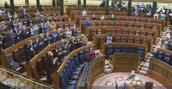 Largo aplauso en el Congreso a la legalización de la eutanasia que entrará en vigor dentro de tres meses