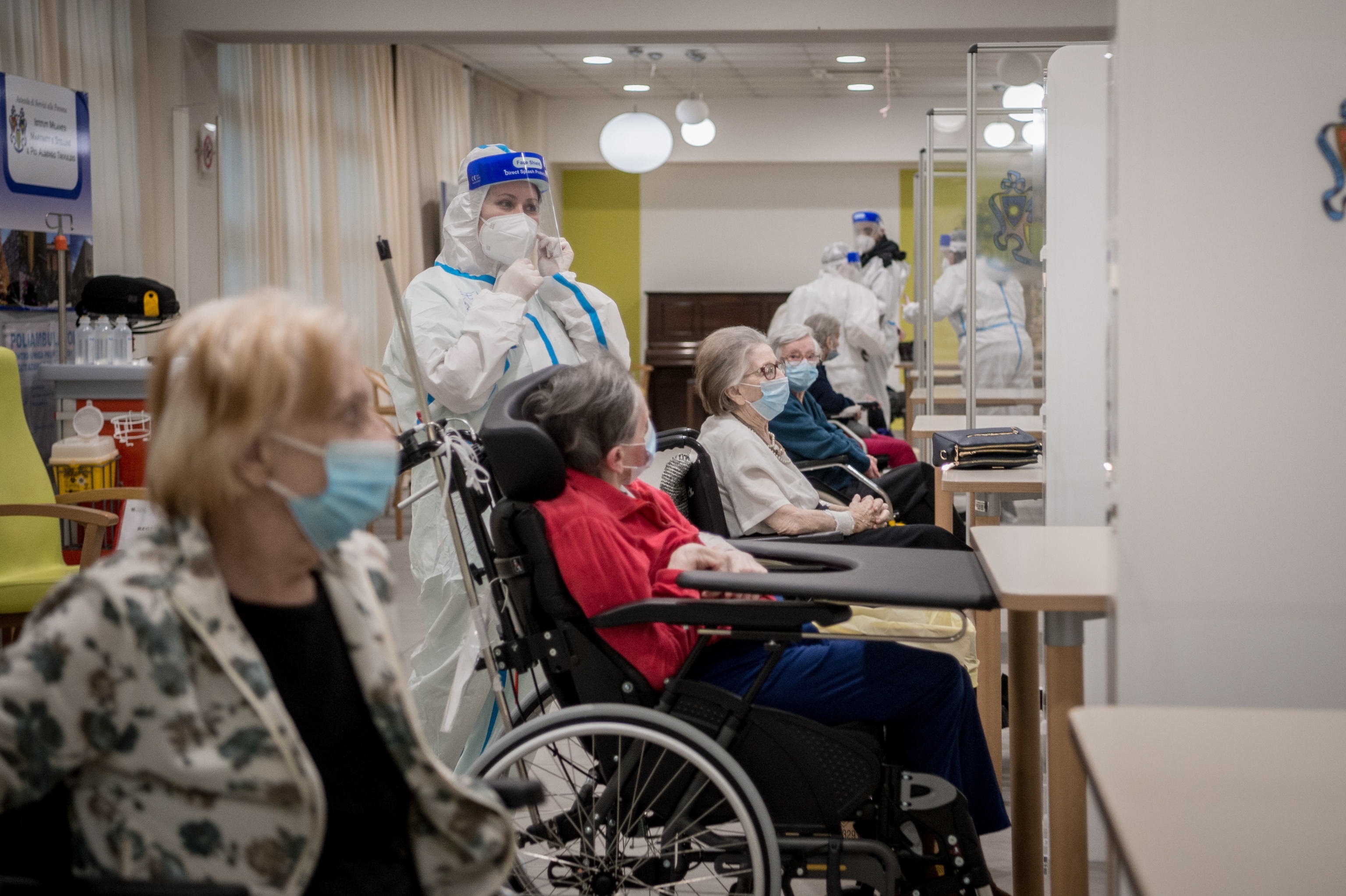 La OMS notificó ayer más de 10.000 nuevos fallecimientos en el mundo por la COVID-19