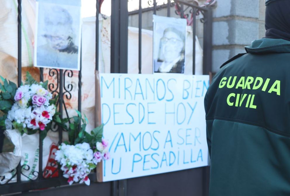 Una sentencia ordena la clausura de un cementerio en un pueblo de León y tiene que intervenir la Guardia Civil