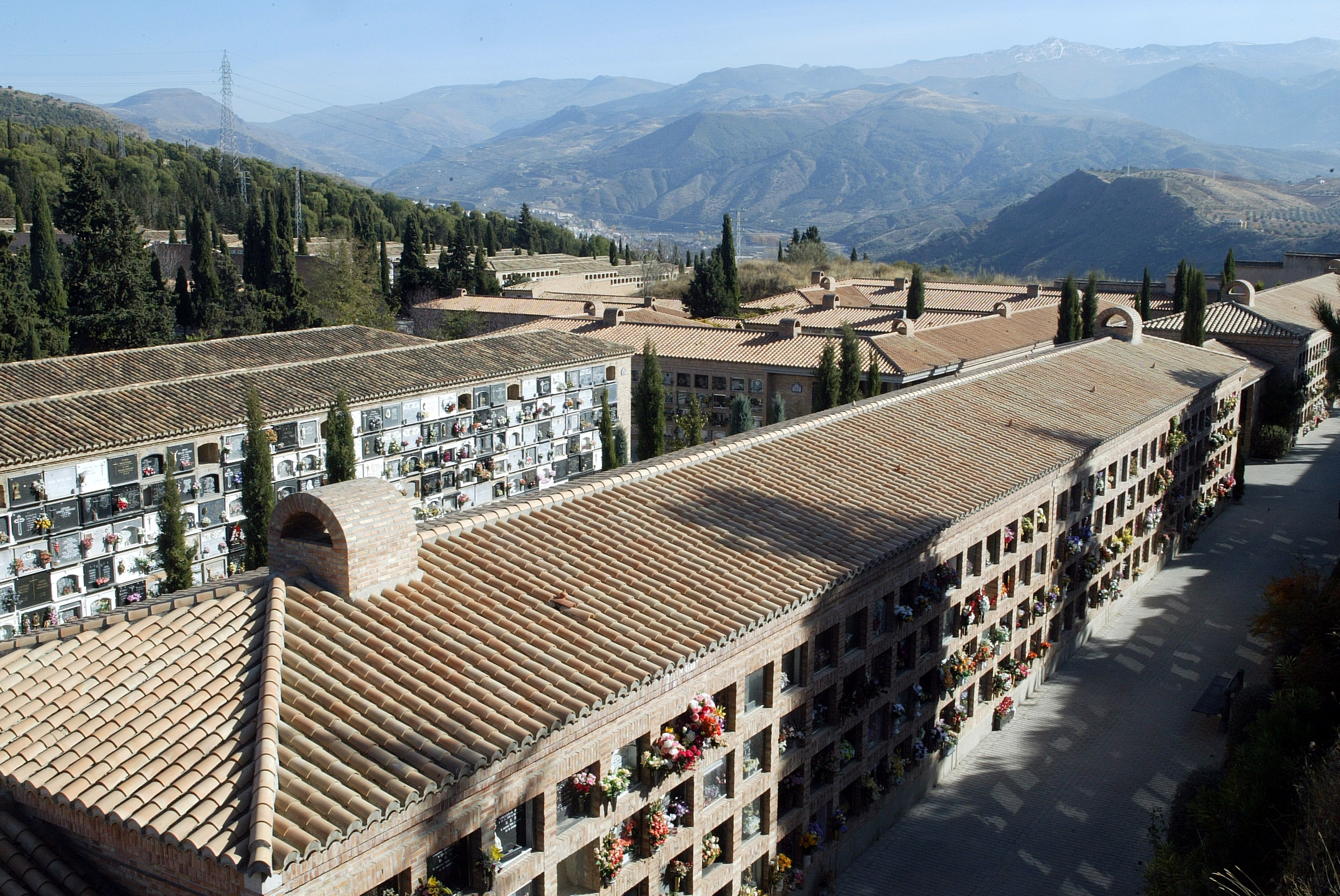 La carrera ‘Nocturna de la Alhambra’ atravesará este año por el cementerio de San José