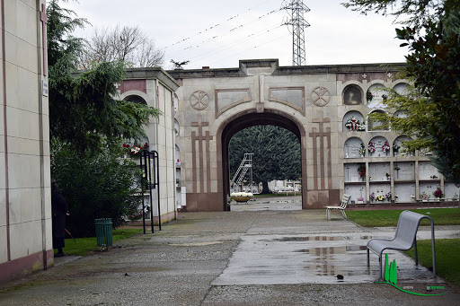 Barcelona ya no tiene que aplazar incineraciones y el cementerio de Lleida habilitará un espacio para entierros musulmanes