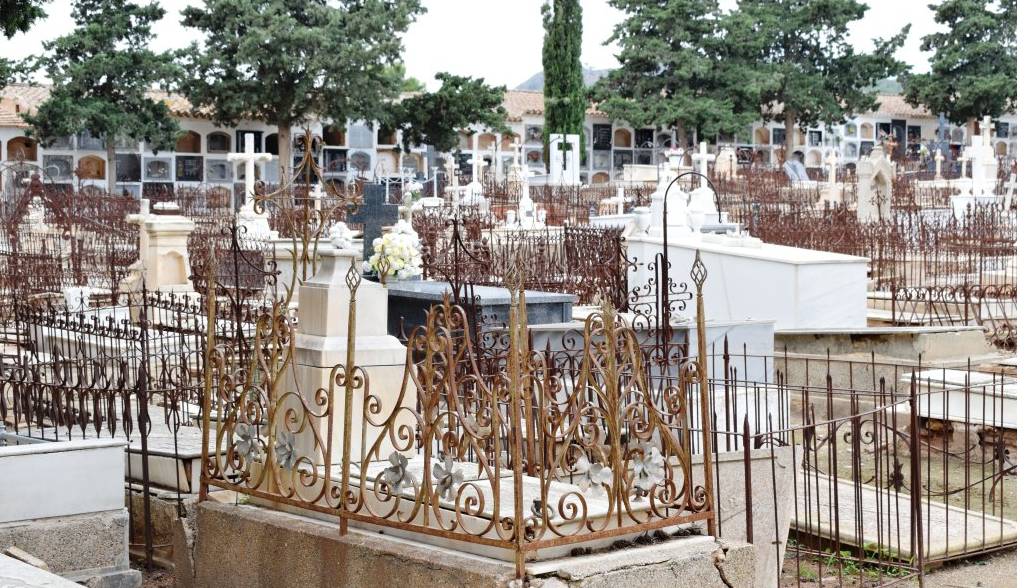 Mazarrón suma a su oferta turística y cultural visitas con música a su centenario cementerio y su historia minera