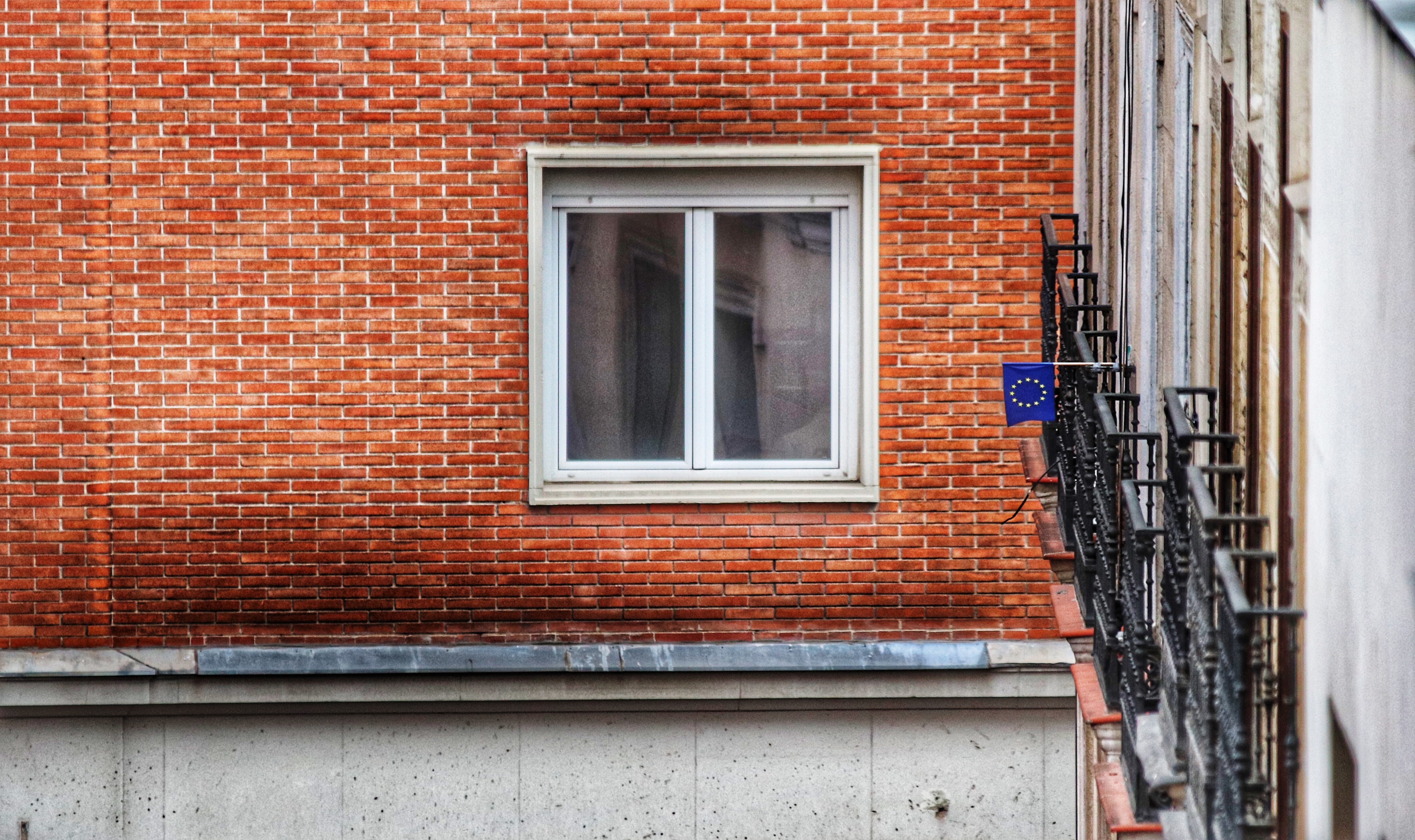 Una investigación de la UNED examina los efectos negativos y positivos entre los españoles durante el confinamiento