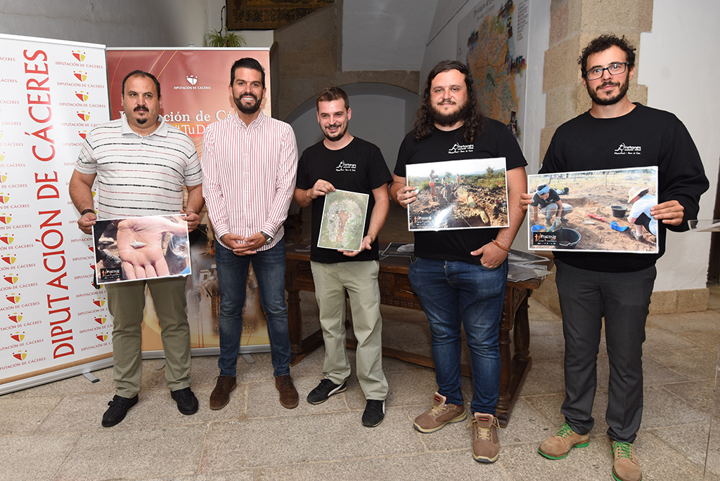 Los trabajos arqueológicos en Hernán Pérez (Cáceres) consiguen recuperar el dolmen de Pradocastaño