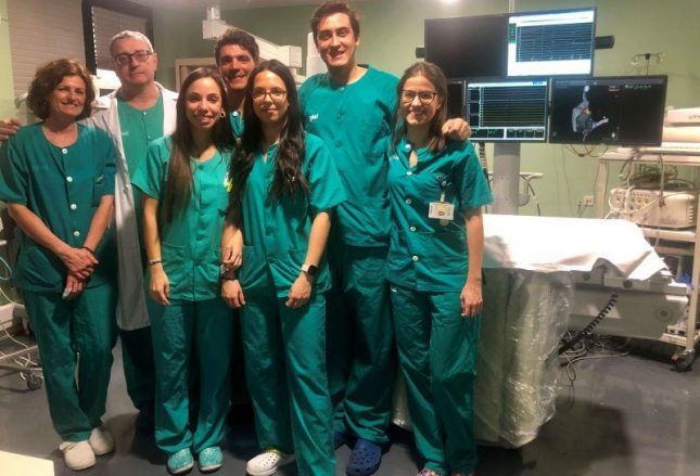 El Bellvitge realiza una intervención pionera en el mundo en un corazón trasplantado y el clínico de Zaragoza inicia una novedosa técnica de estimulación cardíaca