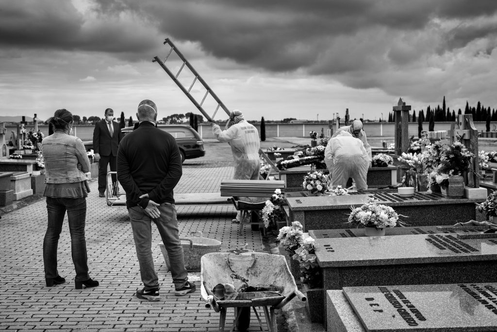 Un relato fotográfico en Funermostra (Valencia) reivindicará el trabajo de los profesionales funerarios durante la pandemia