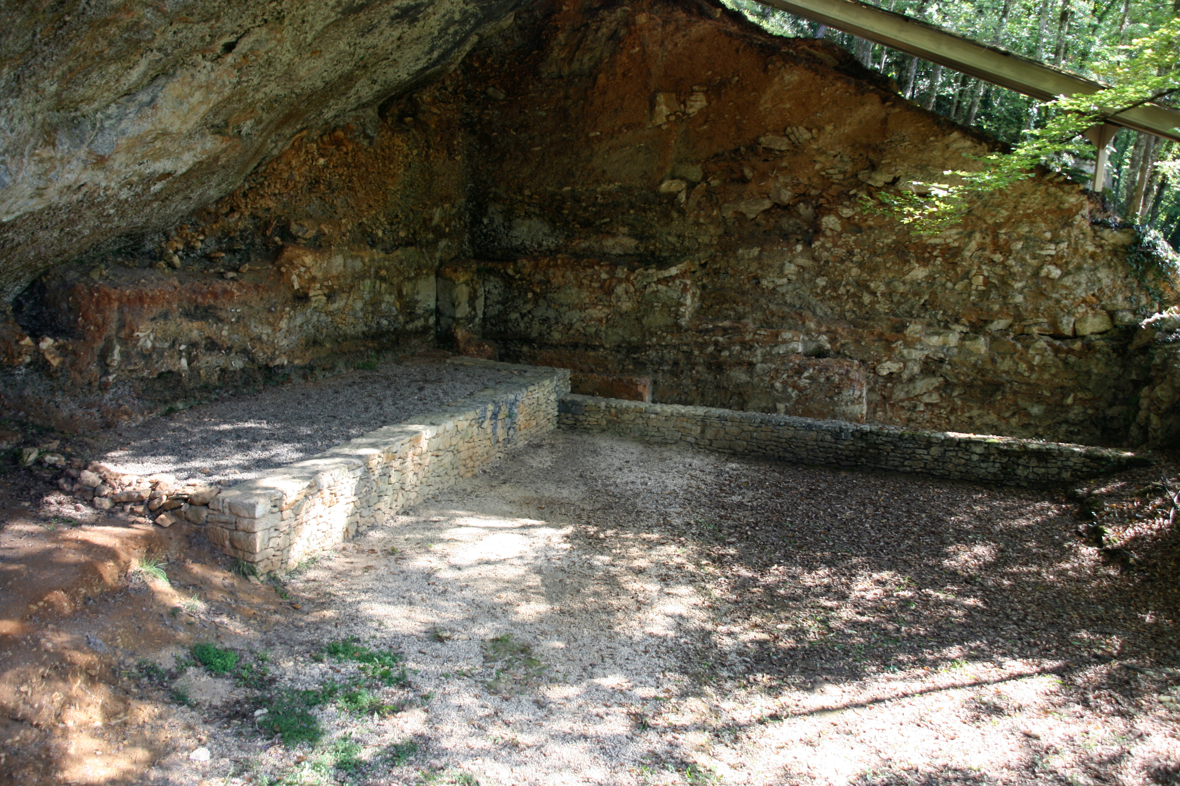 El esqueleto de un niño sugiere que los neandertales enterraban a sus muertos