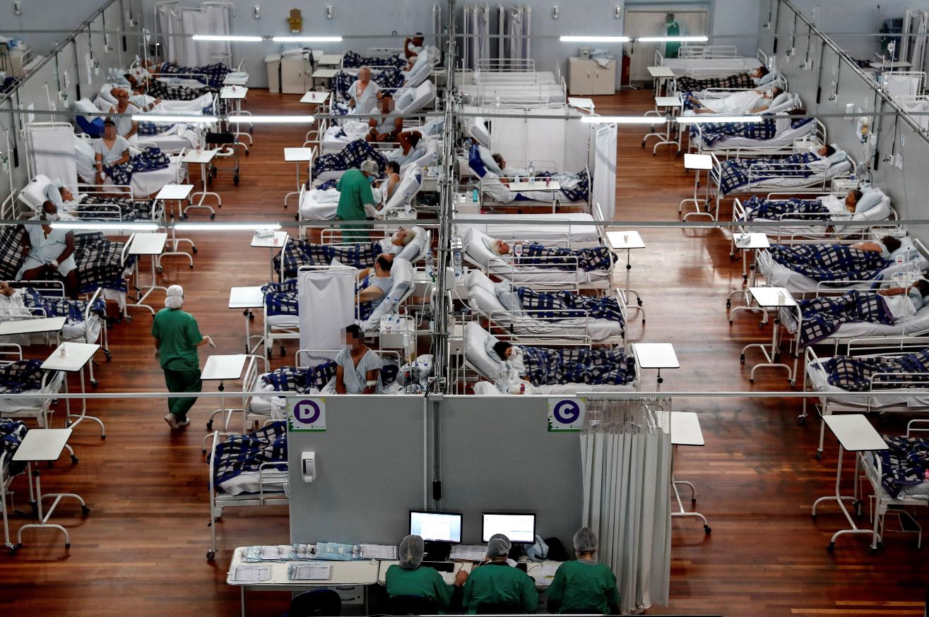 Brasil y México, con presidentes negacionistas y relajados con la pandemia, superan ya más de medio millón de muertos