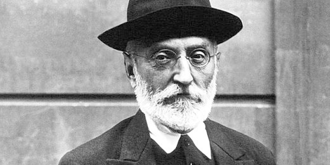 Una ofrenda floral en su casa recuerda hoy en Salamanca la muerte de Unamuno
