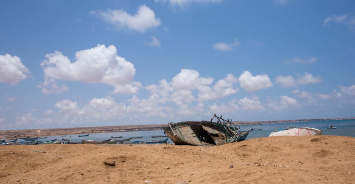 Un océano de tumbas anónimas