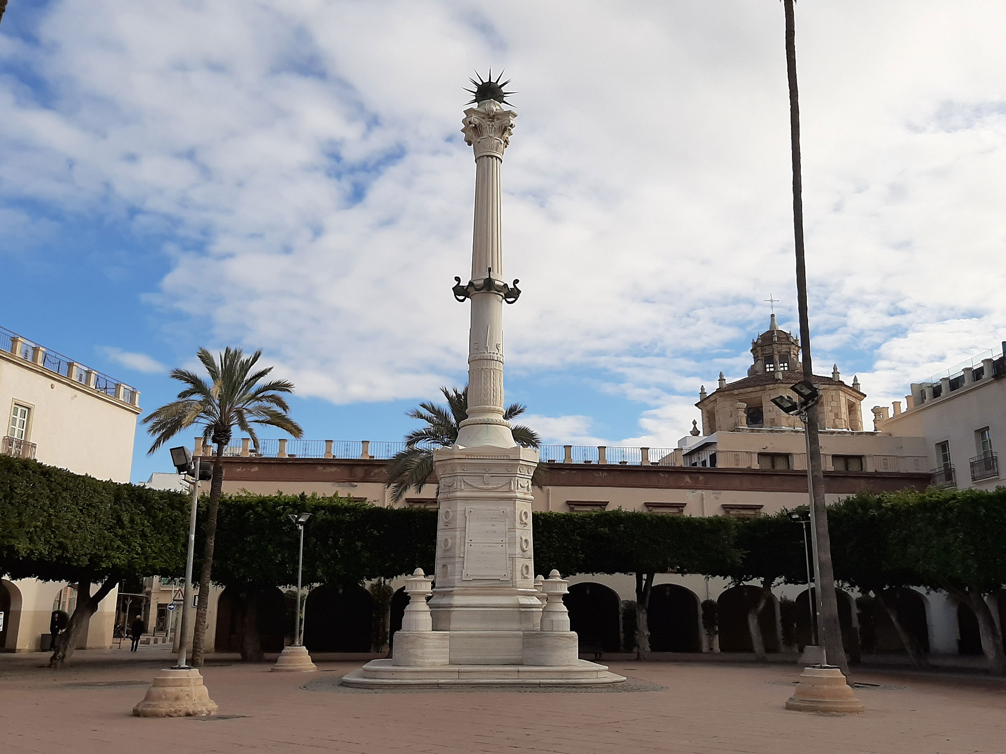 Los análisis confirman el hallazgo de los restos de 'Los Coloraos’ en una fosa del cementerio y volverán a su mausoleo original en el centro de Almería