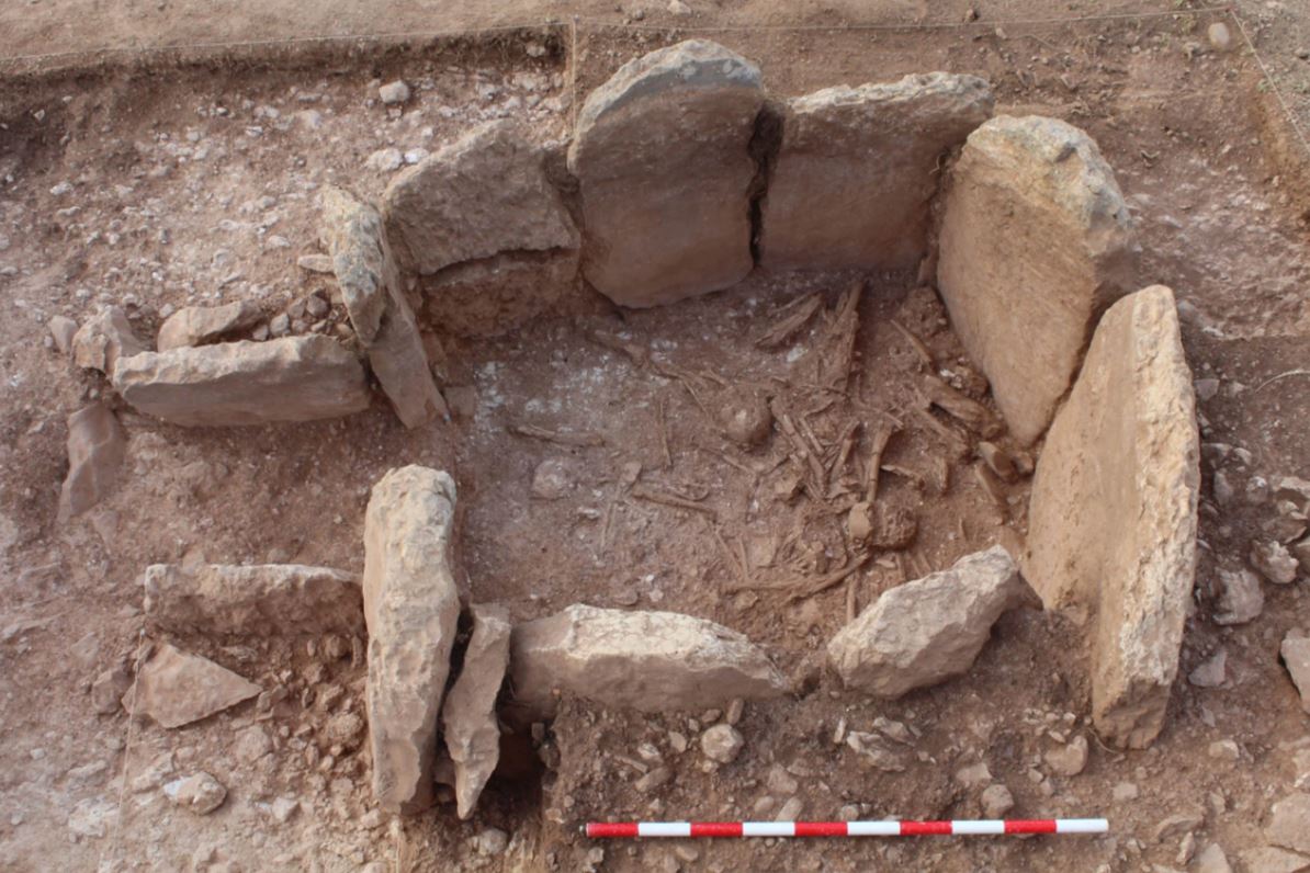 Hallan los restos de una mujer romana enterrada en la necrópolis megalítica de Panoría (Granada), que fue abandonada 2.600 años antes