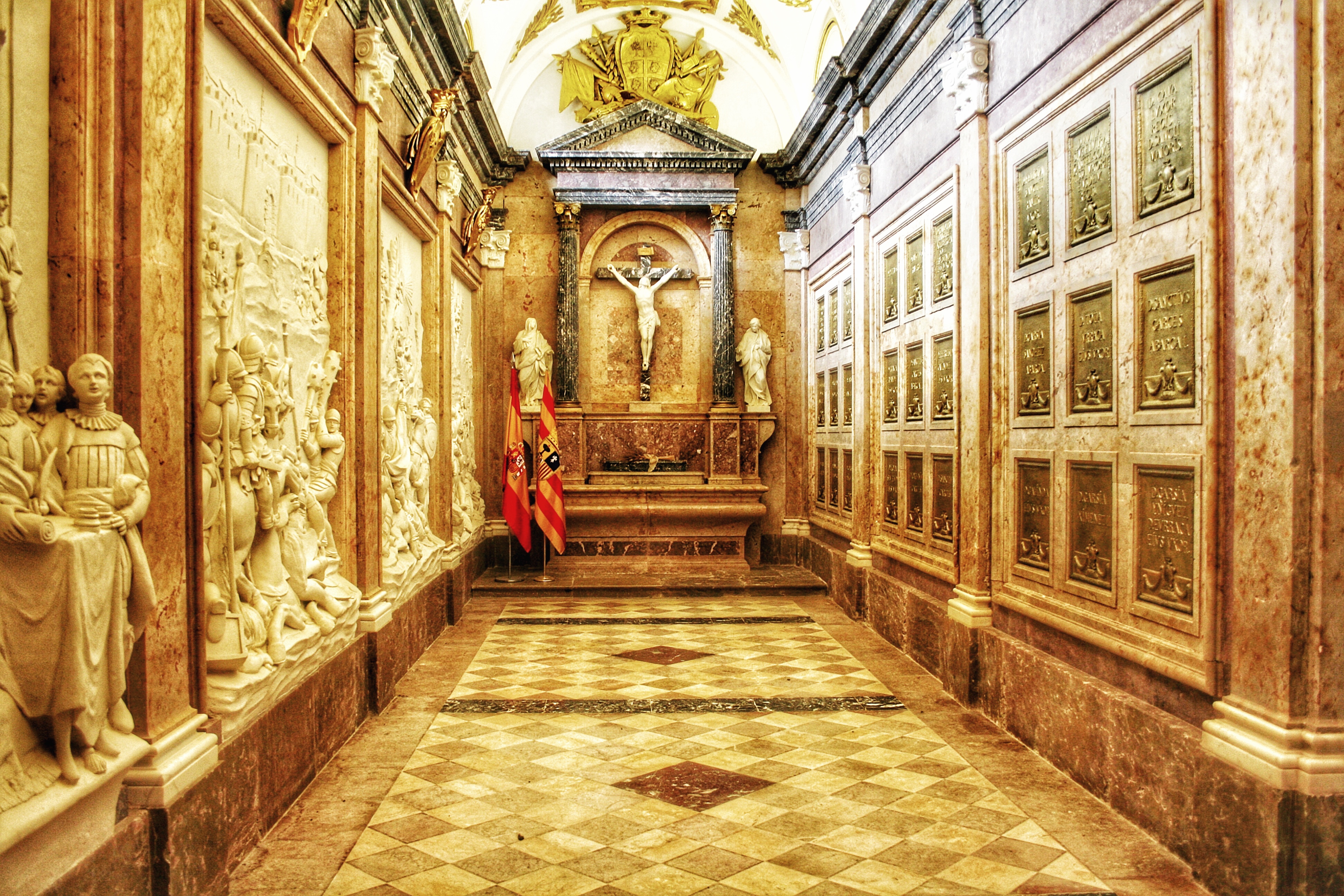 Aragón reivindica su gran historia política y geográfica con la exposición ‘Panteones Reales’