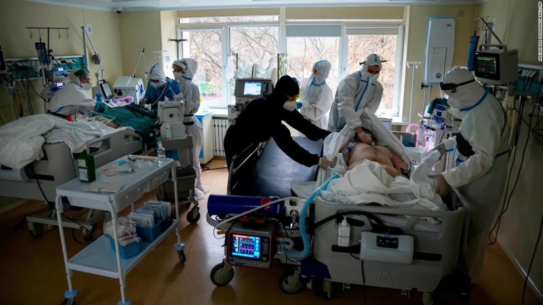 Rusia cierra por máximos históricos de coronavirus: mil muertos diarios