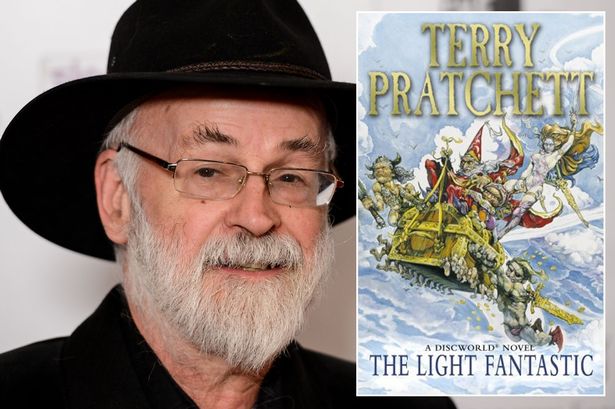 La última voluntad del escritor Terry Prattchet se cumple dos años después y con dificultades