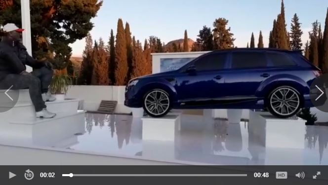 Pinos Puente (Granada) quiere prohibir los panteones con coches y estatuas a tamaño real en su cementerio