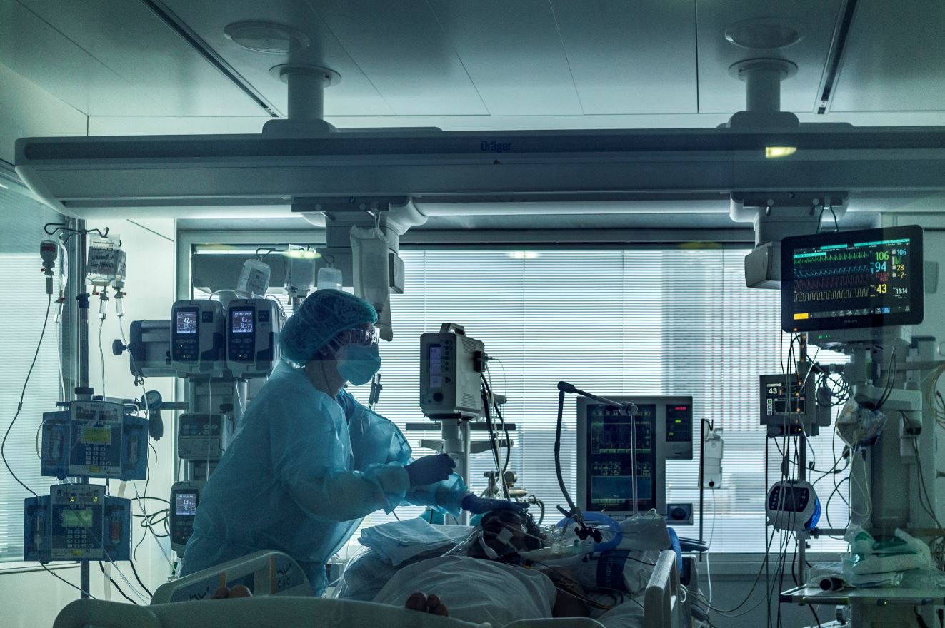 Un informe de profesionales sanitarios cifra entre un 23 y un 37 por ciento de las muertes en 2020 por covid en la Comunidad de Madrid