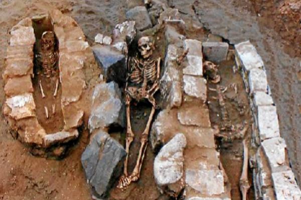 Piden declarar Bien de Interés Cultural la mayor necrópolis romana excavada en la provincia de Huelva