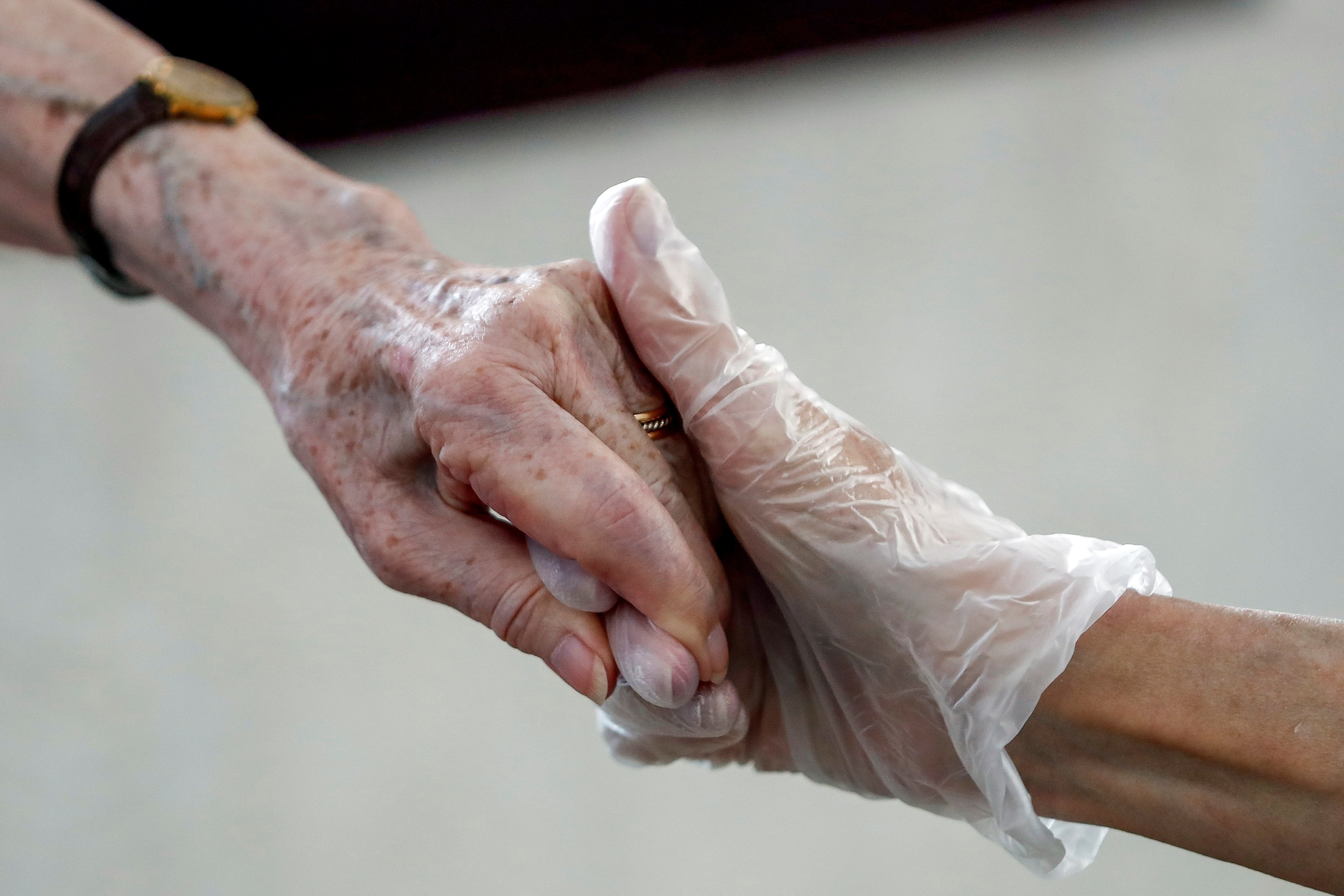 Una comunidad autónoma todavía no ha informado al Ministerio de Sanidad del número de fallecidos en sus residencias