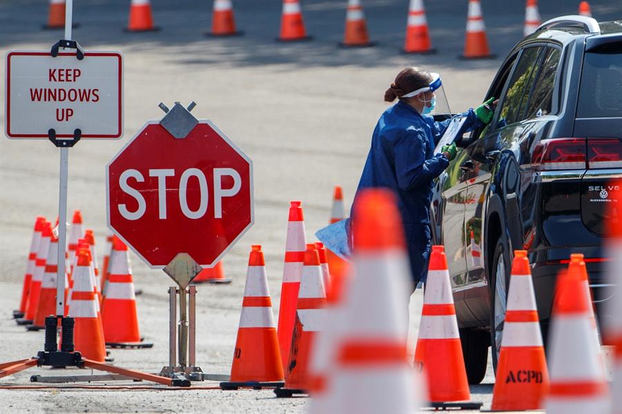 En Estados Unidos han fallecido hasta hoy 164.480 personas y hay 5,13 millones de contagios de COVID-19