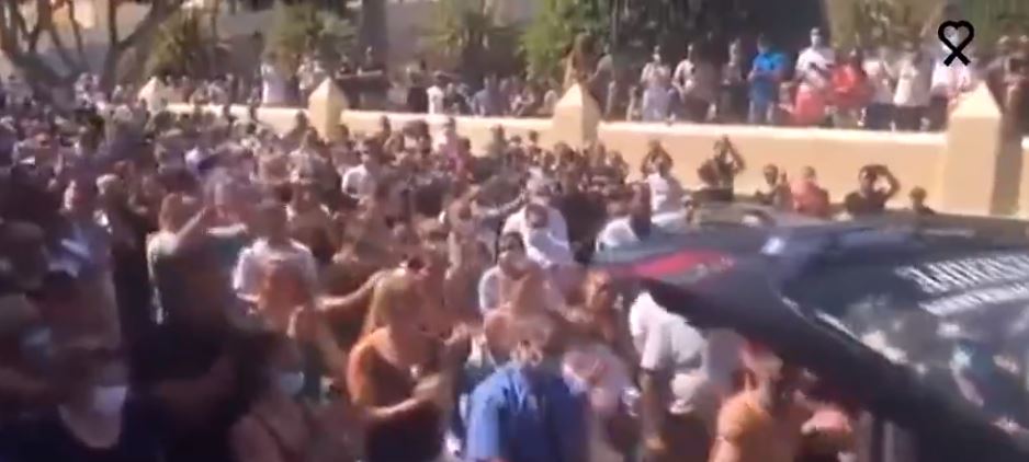 El Gobierno de Canarias pedirá responsabilidades por un entierro multitudinario sin respetar las medidas en Tenerife
