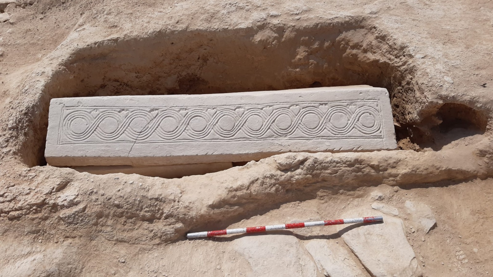 Aparece un ‘espectacular’ sarcófago visigodo en la necrópolis de la villa romana de Los Villaricos, en Mula (Murcia)